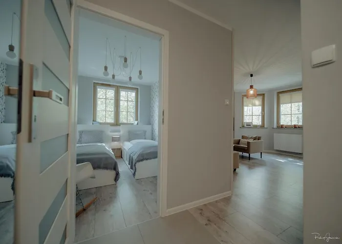 アパート Silence Wichrowe Wzgorze シクラルスカ・ポレンバ