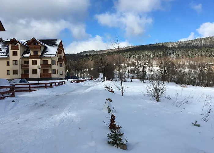 アパート Silence Wichrowe Wzgorze シクラルスカ・ポレンバ